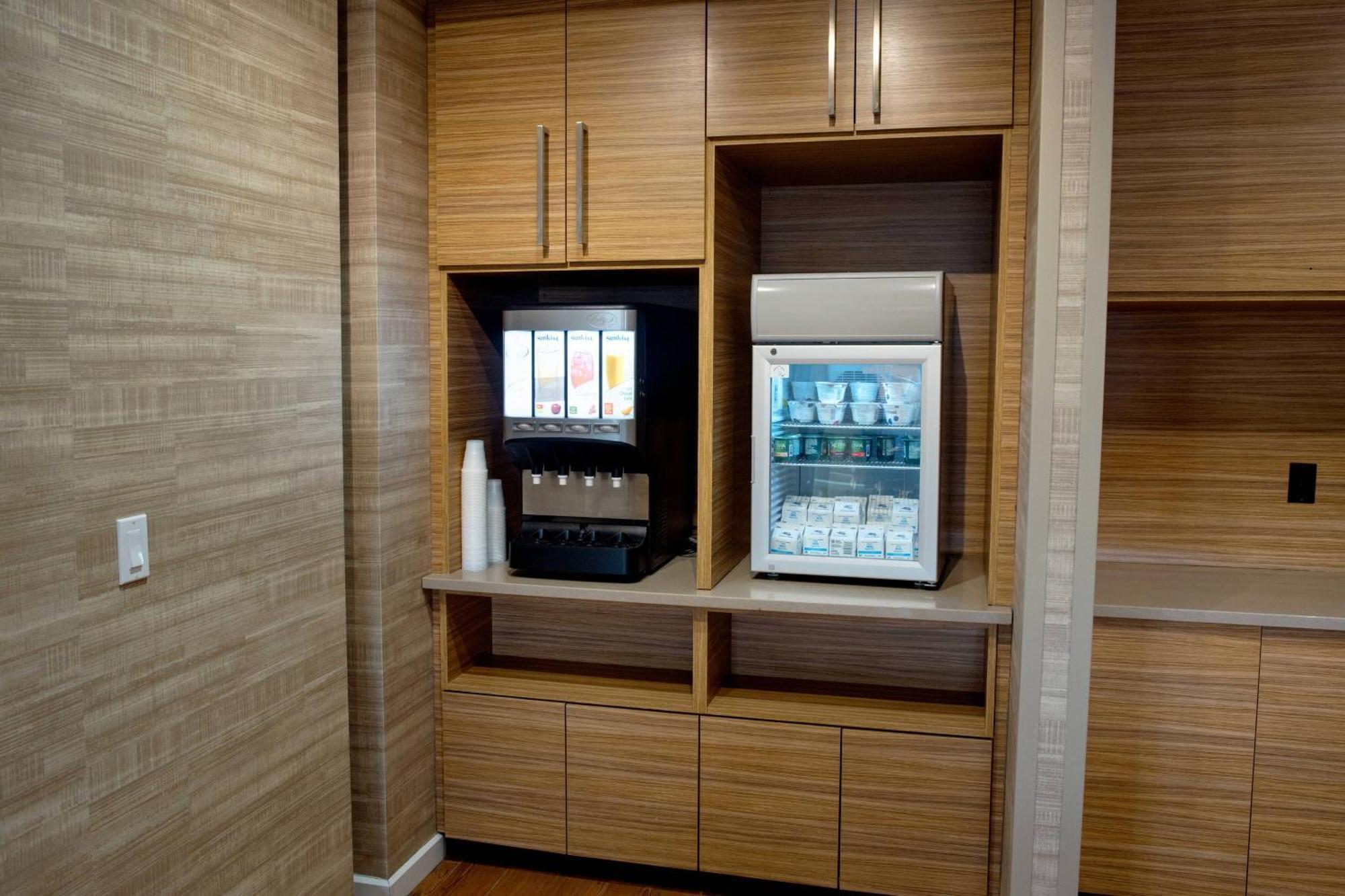 Towneplace Suites By Marriott Ames Εξωτερικό φωτογραφία